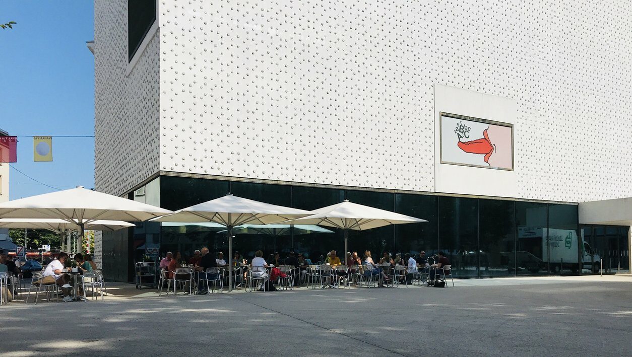 Landesmuseum und GH Lamm